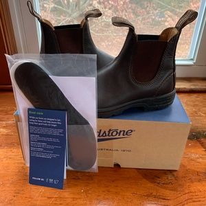 Bludstone 550 Chelsea Boot size AUS/UK 5.5